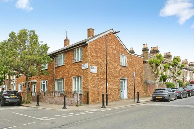 3 bed property, in Droop Street, £750,000