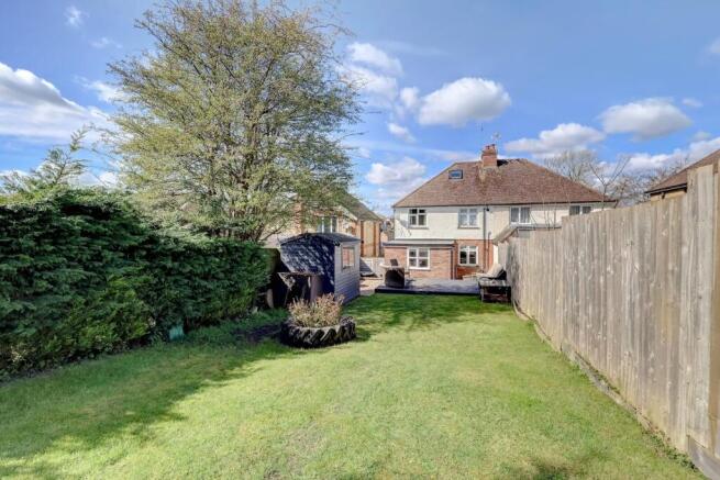 3 bed property, in Sawpit Hill, £489,950