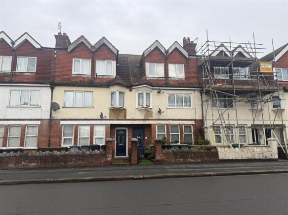 6 bed property, in Linden Road, £250,000