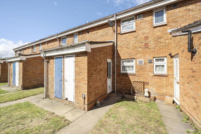 1 bed property, in 20 Rubens Close, £175,000