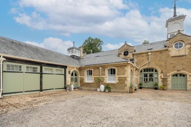 1 bed property, in Chesterton, £375,000