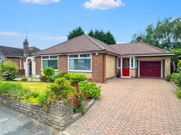 2 bed property, in Sunny Bank Road, £370,000
