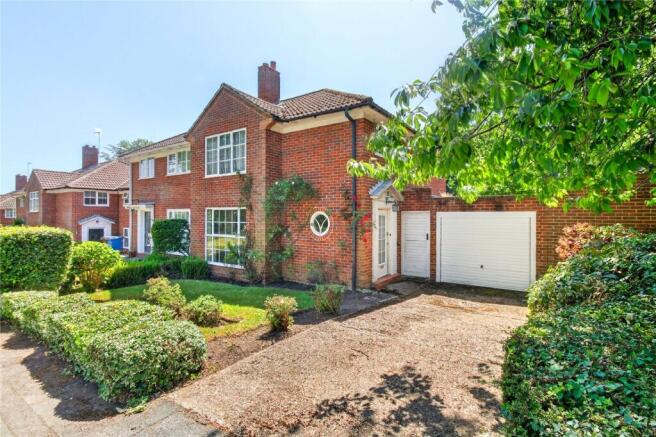 3 bed property, in Westbrook Gardens, £525,000