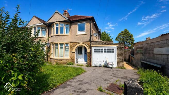 1 bed property, in Westfield Grove, £100,000