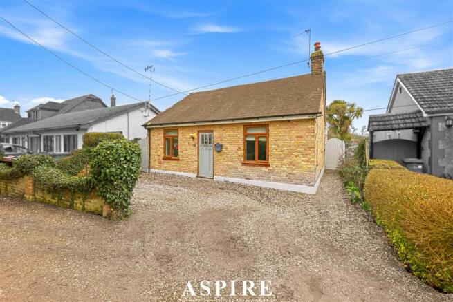 3 bed property, in **Down A Quiet Private Road** Lampits Lane, £475,000