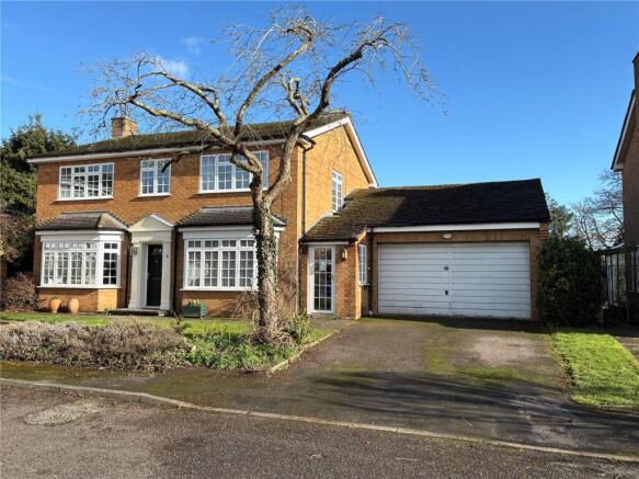 4 bed property, in Milton Court, £675,000