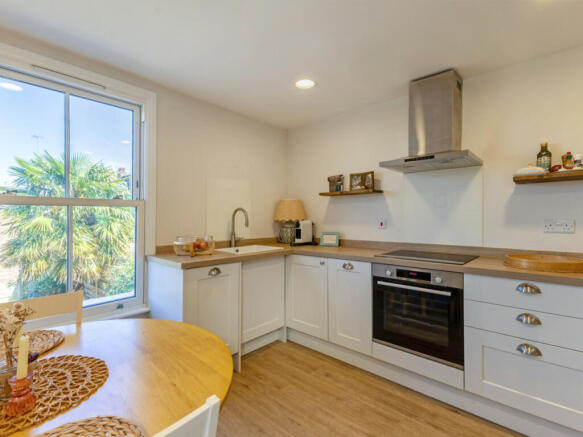 1 bed property, in Eland Road, £525,000