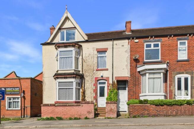 5 bed property, in Archer Road, £335,000