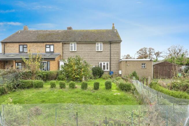 3 bed property, in Windmill Road, £375,000
