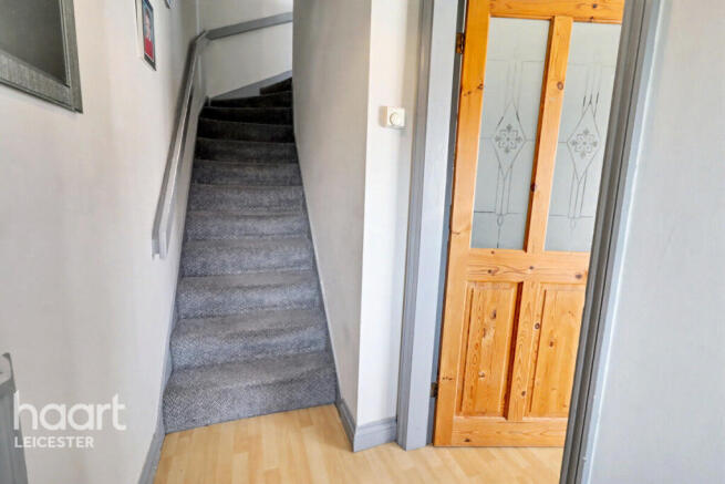 4 bed property, in Meadowsweet Road, £330,000