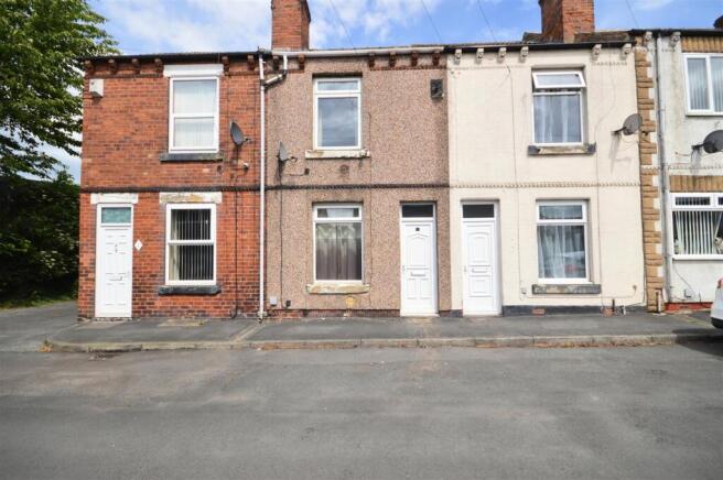 2 bed property, in Stanley Street, £115,000