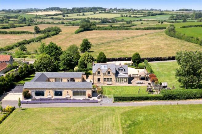 4 bed property, in Doynton, £2,000,000