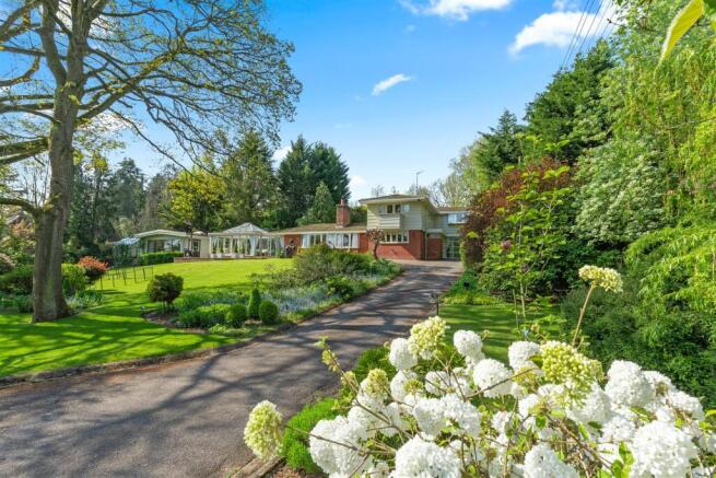 4 bed property, in Pendeek, £1,750,000