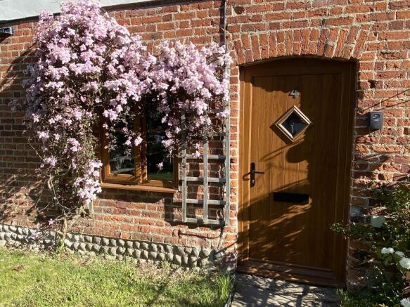 2 bed property, in Sustead Lane Cottages, £220,000