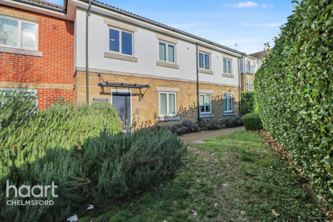 2 bed property, in Springfield Road, £240,000