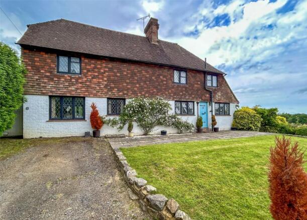 4 bed property, in Fairglen Road, £675,000