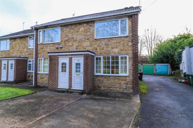 2 bed property, in Denby Dale Road, £130,000