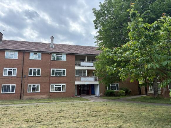 2 bed property, in 19A, £85,000
