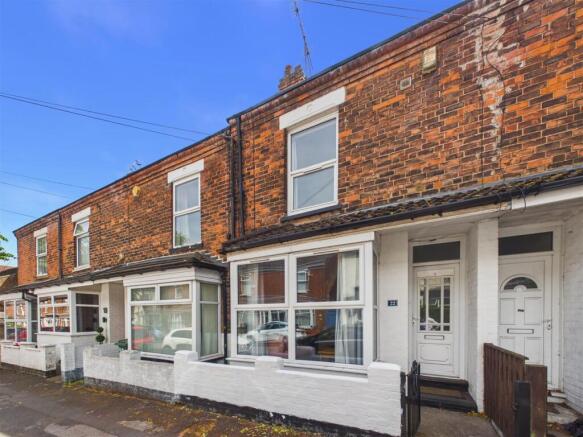 2 bed property, in Salisbury Street, £150,000