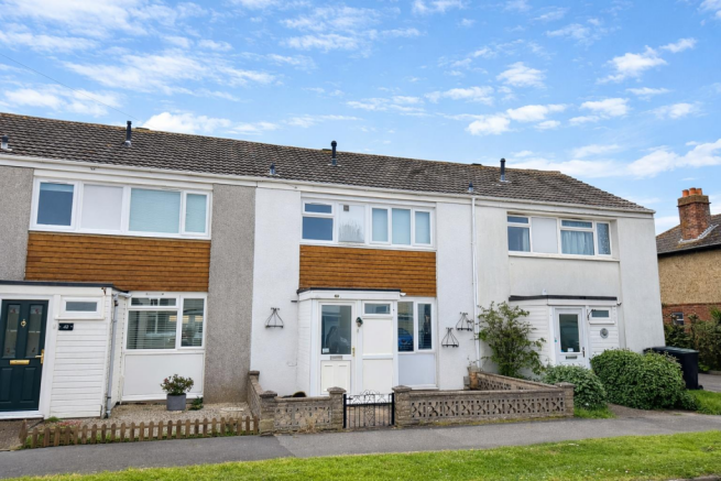 3 bed property, in Elmore Avenue, £270,000