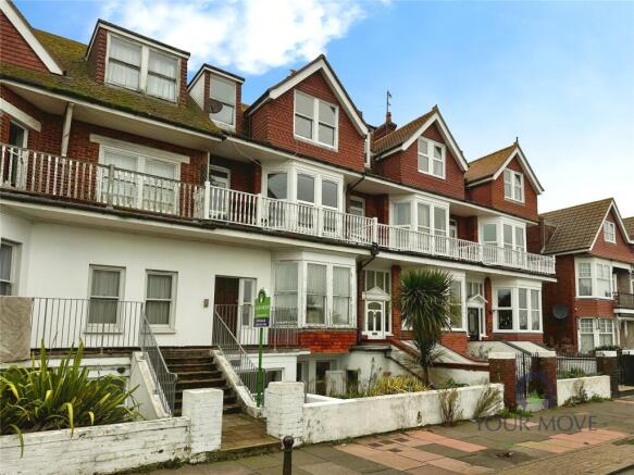 2 bed property, in Royal Parade, £150,000