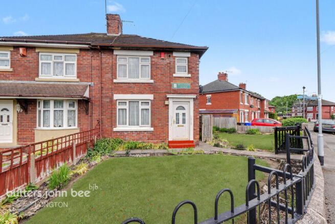 3 bed property, in Mollison Road, £140,000