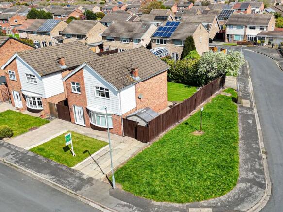 4 bed property, in Trispen Close, £350,000