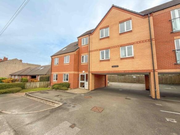 2 bed property, in Gadsby Street, £110,000