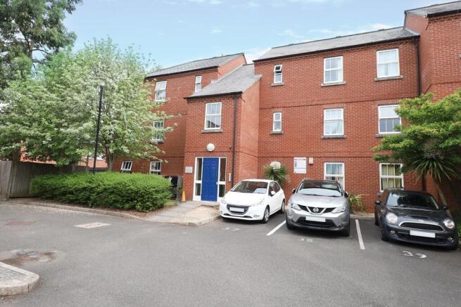 2 bed property, in Tribune House, £95,000