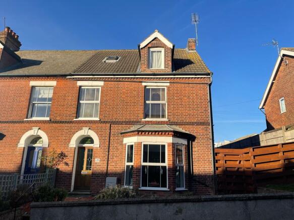 2 bed property, in Flat 2, £80,000