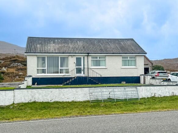 3 bed property, in Langracleit, £185,000
