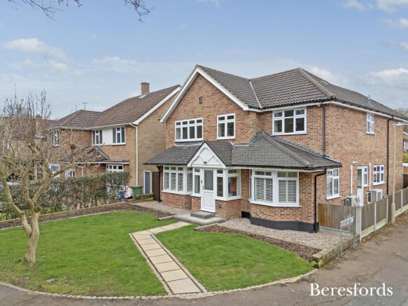 5 bed property, in Hartswood Road, £975,000
