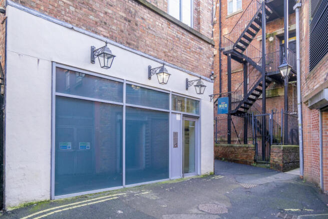 1 bed property, in Popeshead Court, £160,000