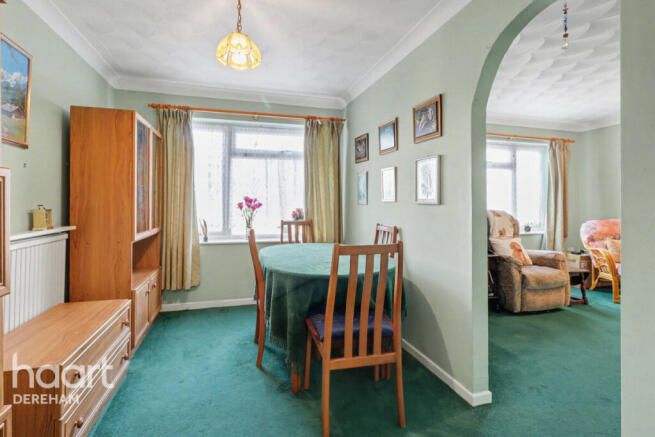 3 bed property, in Larch Grove, £250,000
