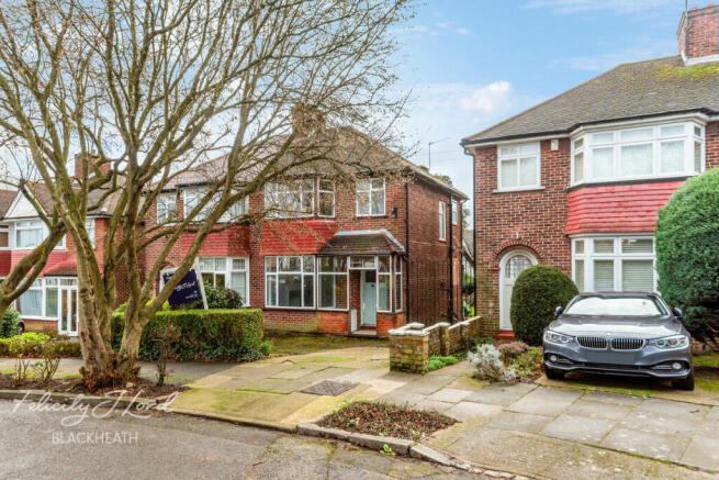 3 bed property, in Kinlet Road, £500,000