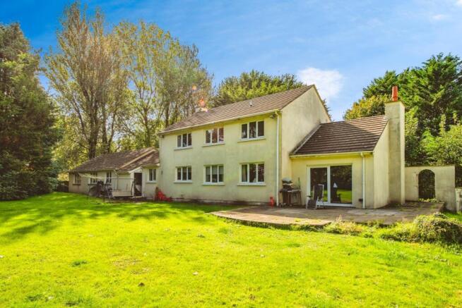 5 bed property, in Sageston, £550,000