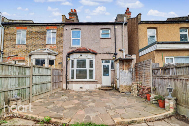 3 bed property, in Holmwood Road, £475,000