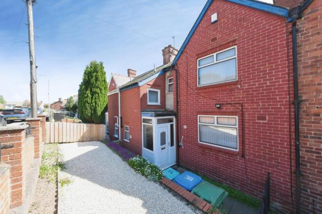 3 bed property, in Jackson Terrace, £125,000