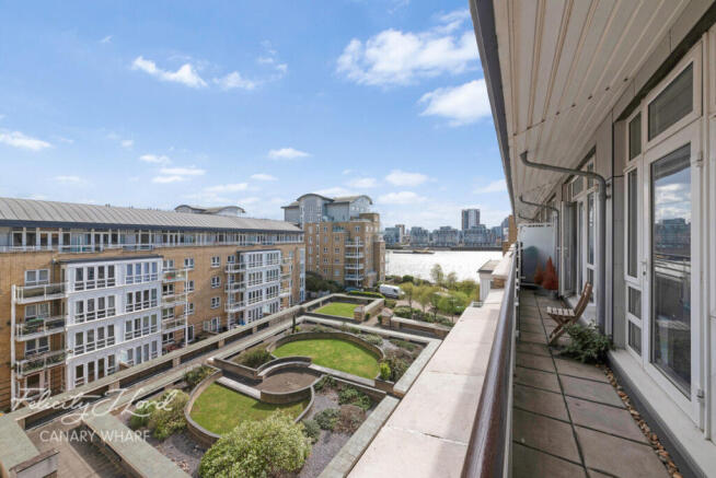 3 bed property, in St Davids Square, £649,995