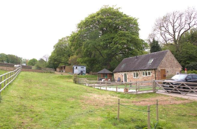 1 bed property, in Farnah Gate Cottage, £425,000