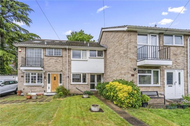 2 bed property, in Strawberry Hill Close, £625,000