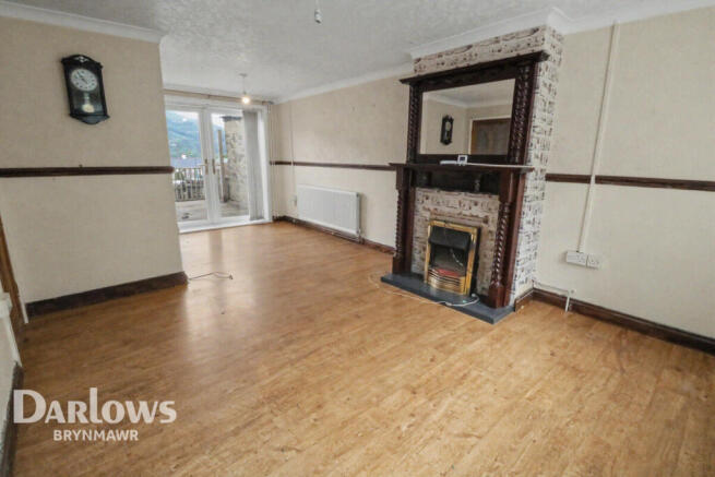 3 bed property, in East Pentwyn, £110,000