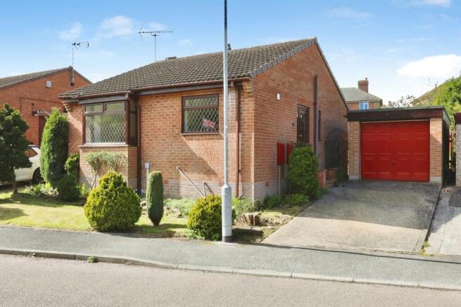 2 bed property, in Steadfolds Rise, £200,000