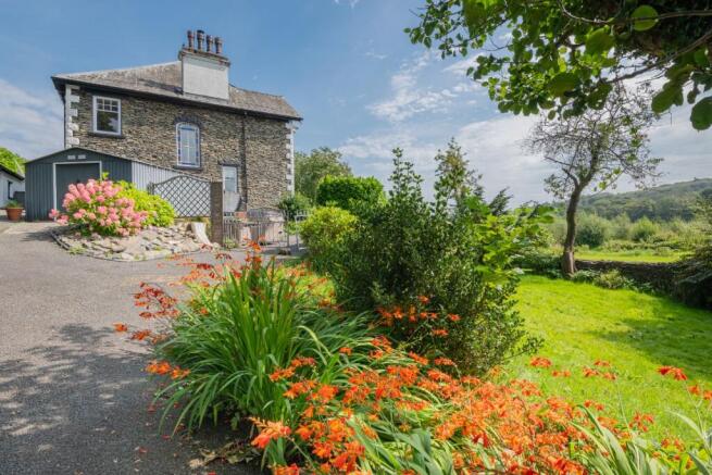 5 bed property, in Bankfield, £700,000