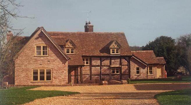 4 bed property, in Kingswood Farm, £1,400,000