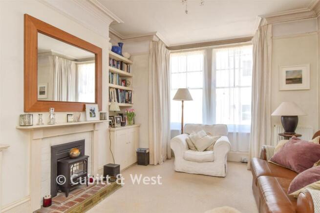 2 bed property, in Garden Street, £550,000