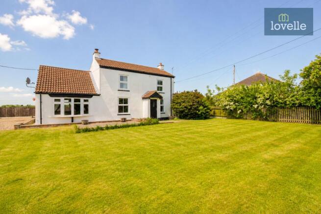 4 bed property, in Saddleback Road, £340,000
