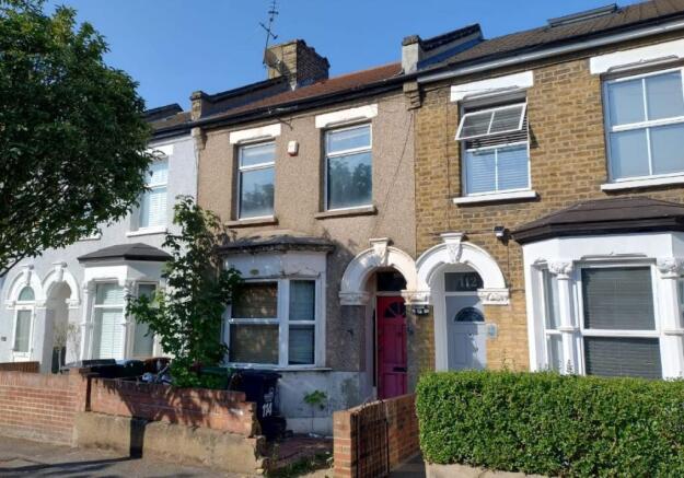 2 bed property, in 114 Matcham Road, £285,000