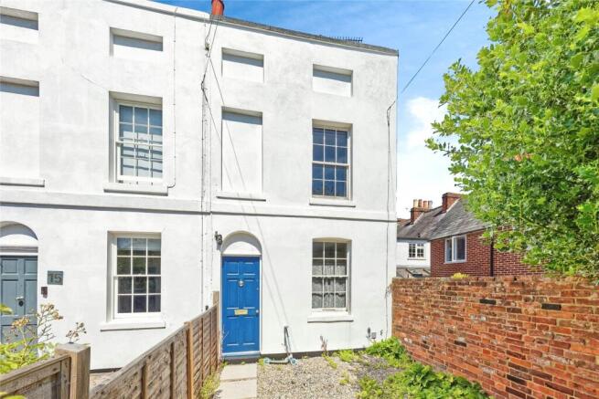 3 bed property, in New Street, £300,000