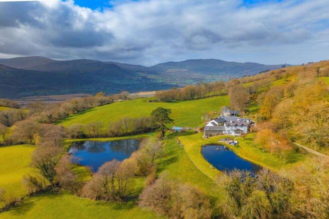 3 bed property, in Llanrwst LL26, £1,500,000